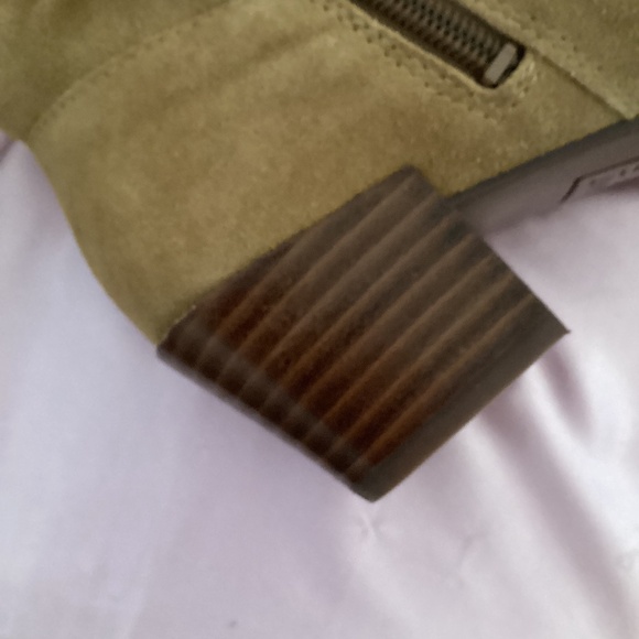 Brand new  suede boots - Picture 5 of 6